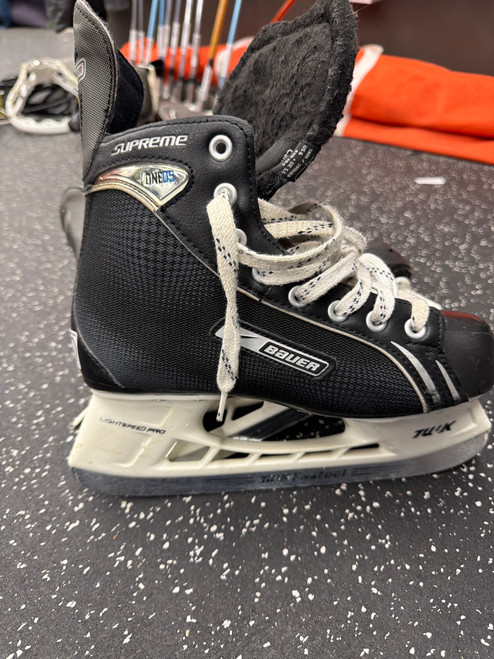 Vist Large View of Product Image Which is Used Bauer SUPREME ONE05 Intermediate Hockey Skate Intermediate 6.0