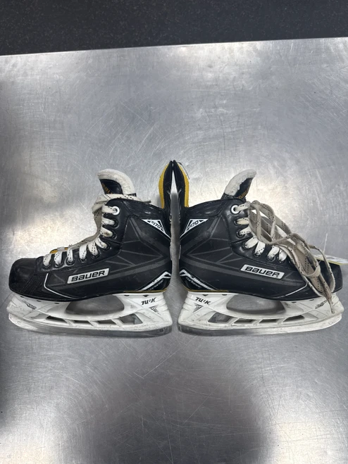 Vist Large View of Product Image Which is Used Bauer SUPREME S170 Junior Hockey Skate Junior 03.5