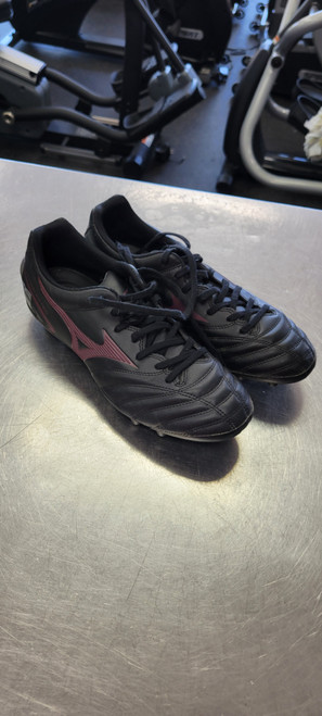 Vist Large View of Product Image Which is Used Mizuno Soccer Cleats Black Senior 7.5