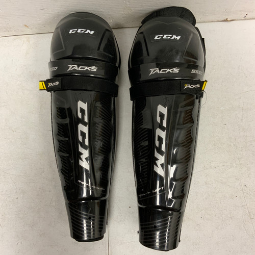 Vist Large View of Product Image Which is Used CCM TACKS 9550 SHIN Senior Shin Guards Black 17"
