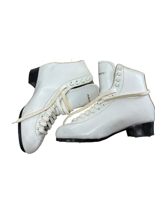 Vist Large View of Product Image Which is Used MOTION 8 WomensFigure Skate White Senior 8