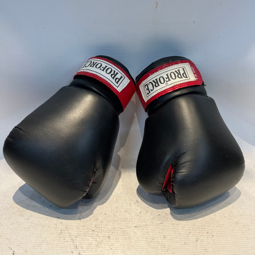 Vist Large View of Product Image Which is Used Pro Boxing Boxing Gloves Black SM