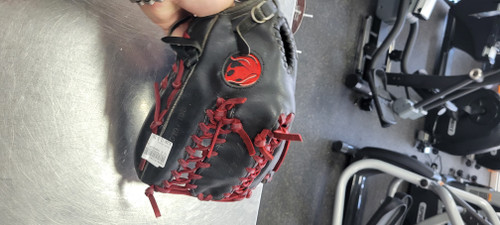 Vist Large View of Product Image Which is Used 12.5 TRAPEZE BB/SB Glove RH Throw Black 12 1/2"