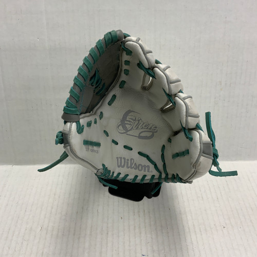 Vist Large View of Product Image Which is Used Wilson A550 BB/SB Glove RH Throw White 11 1/2"