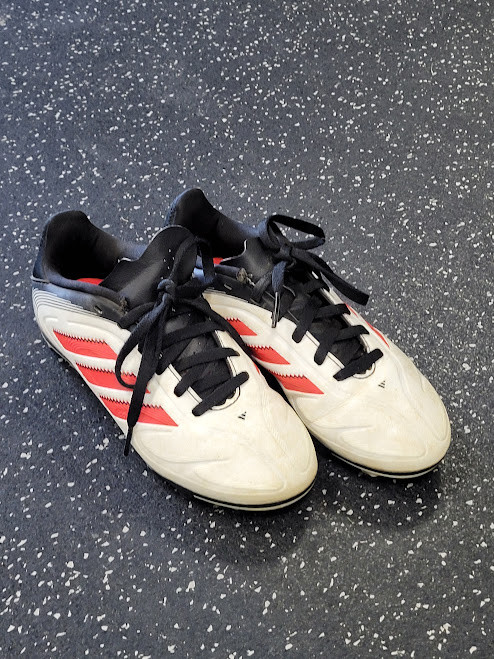 Vist Large View of Product Image Which is Used Adidas Soccer Cleats White Junior 01