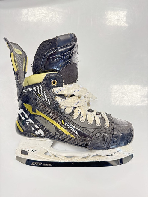 Vist Large View of Product Image Which is Used CCM TACKS AS-V PRO Senior Hockey Skate Senior 7