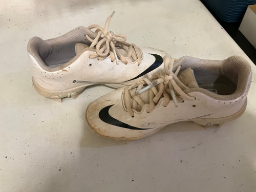 Vist Large View of Product Image Which is Used Nike 1 Y CLEAT BB/SB Cleats White Junior 01