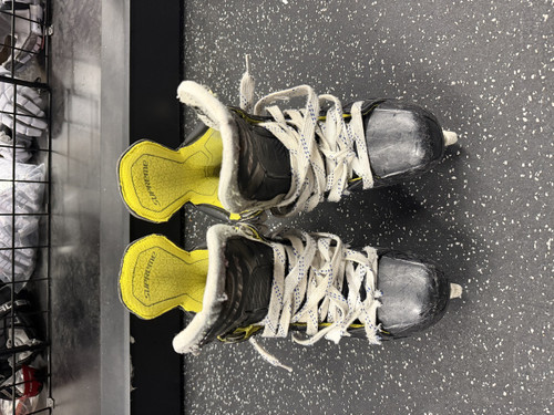 Vist Large View of Product Image Which is Used Bauer SUPREME 3S Intermediate Hockey Skate Intermediate 6.5