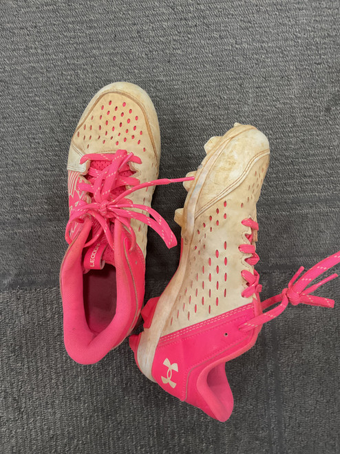 Vist Large View of Product Image Which is Used Under Armour LEADOFF BB/SB Cleats Pink Junior 05.5