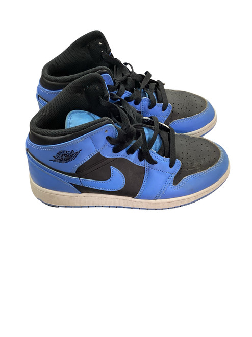Vist Large View of Product Image Which is Used Jordan Basketball Shoes Y Black And Carolina Blue Youth 07.0