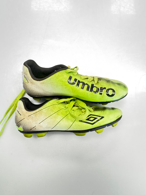 Vist Large View of Product Image Which is Used Umbro Soccer Cleats Yellow Junior 02