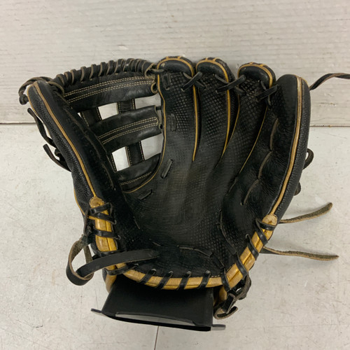 Vist Large View of Product Image Which is Used Wilson A 2000 SR32 GM BB/SB Glove RH Throw Black 12"