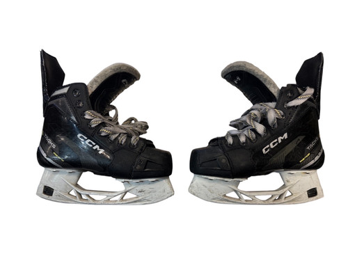 Vist Large View of Product Image Which is Used CCM TACKS 570 Junior Hockey Skate Junior 02