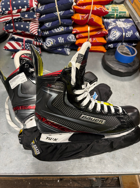 Vist Large View of Product Image Which is Used Bauer VAPOR Senior Hockey Skate Senior 10.5