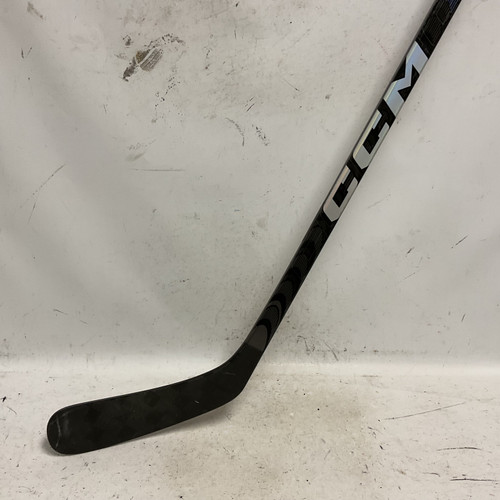 Vist Large View of Product Image Which is Used CCM JETSPEED FT5 PRO Senior One Pce Right Grip Black And Grey 85 Flex