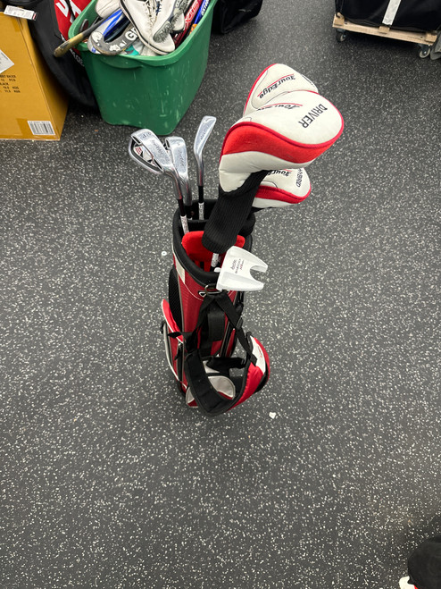 Vist Large View of Product Image Which is Used Tour Edge BAZOOKA HT MAX-J Jr Package Set RH Red 8 Piece