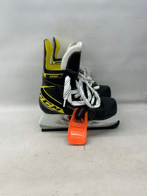 Vist Large View of Product Image Which is Used CCM SUPER TACKS 9350 SKATES Youth Hockey Skate Youth 13.0