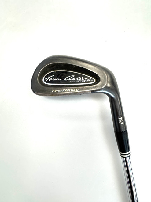 Vist Large View of Product Image Which is Used Cleveland TOUR ACTION 3 Mens Individual Iron RH 6 Iron