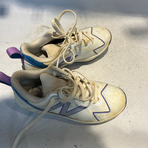 Vist Large View of Product Image Which is Used New Balance FUE BB/SB Cleats White Junior 03