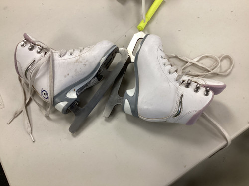 Vist Large View of Product Image Which is Used Jackson SOFT SKATE Girls Softboot Skate White Youth 12.0