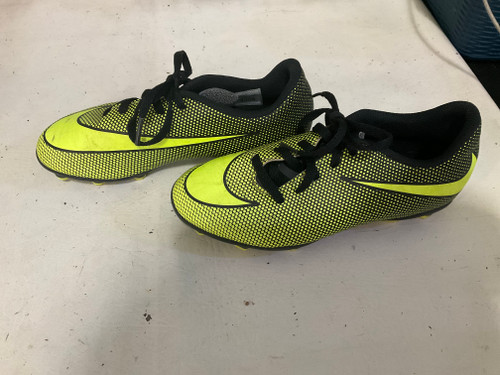 Vist Large View of Product Image Which is Used Nike Soccer Cleats Green Junior 02.5