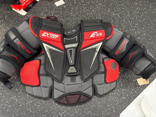 Vist Large View of Product Image Which is Used CCM EXTREME E 2.5 Youth Body Armor MD