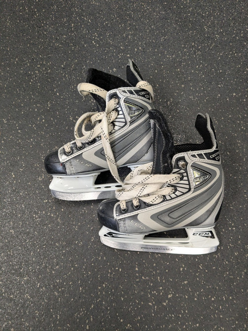 Vist Large View of Product Image Which is Used CCM CUSTOM 01 Youth Hockey Skate Youth 11.0