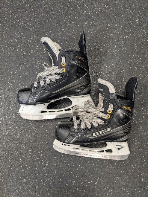 Vist Large View of Product Image Which is Used Bauer SUPREME 160 Youth Hockey Skate Youth 13.0