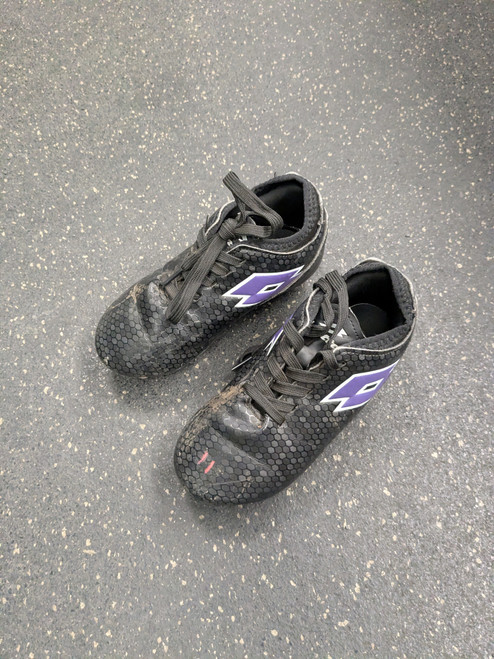Vist Large View of Product Image Which is Used Lotto Soccer Cleats Black Youth 11.0
