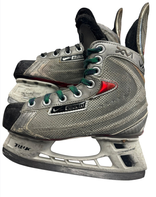 Vist Large View of Product Image Which is Used Bauer VAPOR XVI Junior Hockey Skate Junior 01