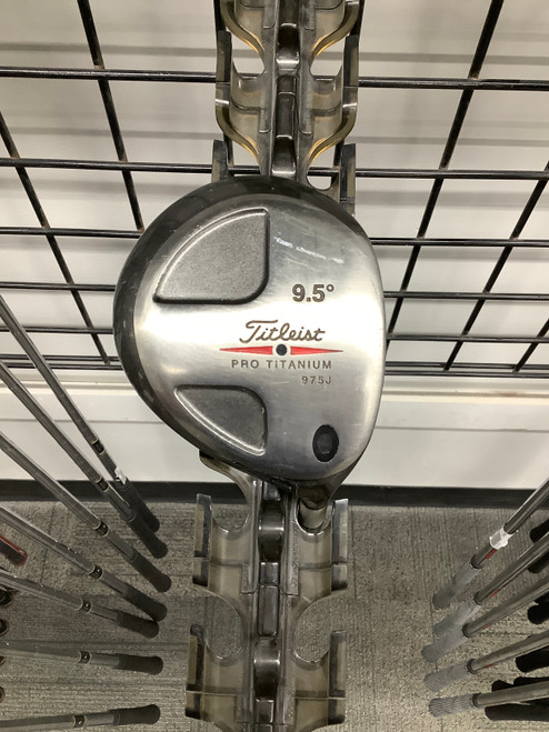 Vist Large View of Product Image Which is Used Titleist PRO TITANIUM Mens Driver RH 9.5 Degree