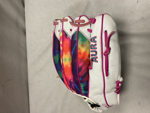 Vist Large View of Product Image Which is Used Wilson AURA BB/SB Glove LH Throw White 12"