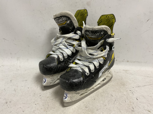Vist Large View of Product Image Which is Used Bauer SUPREME M4 Junior Hockey Skate Black And Yellow Junior 02.5