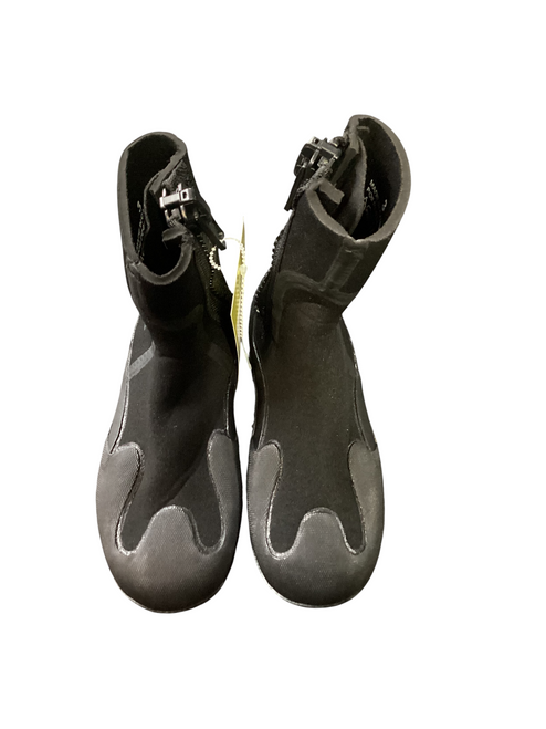 Vist Large View of Product Image Which is Used AXIS 5.0mm Water Shoes Youth Size 3