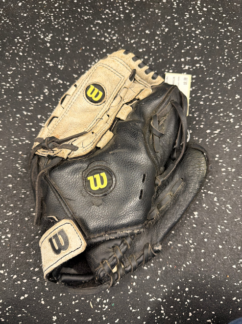 Vist Large View of Product Image Which is Used Wilson A350 BB/SB Glove RH Throw Black 11 1/2"