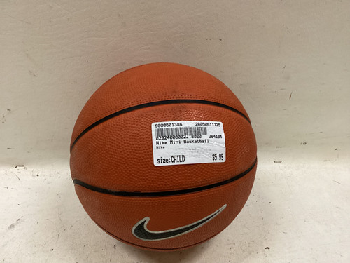 Vist Large View of Product Image Which is Used Nike Basketball Youth Outdoor Child