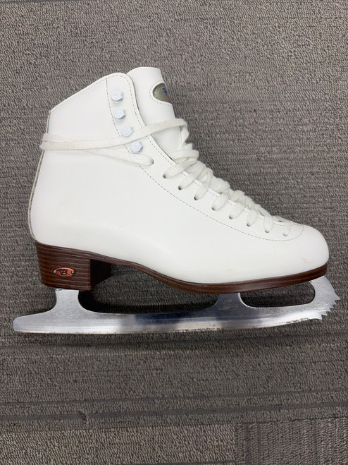 Vist Large View of Product Image Which is Used Riedell 121 WIDE WomensFigure Skate White Senior 7