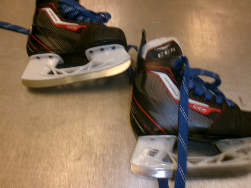 Vist Large View of Product Image Which is Used CCM JETSPEED 250 Youth Hockey Skate Youth 11.0