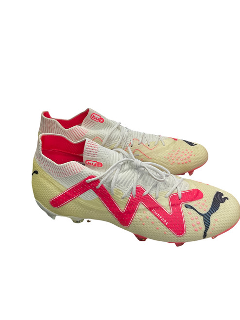 Vist Large View of Product Image Which is Puma, Soccer, Cleats, White, Senior, 9