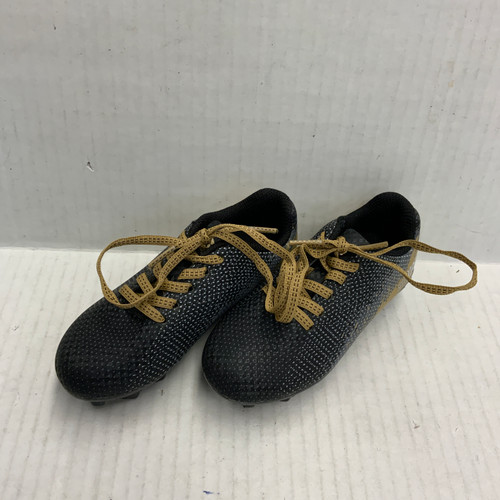 Vist Large View of Product Image Which is Used Soccer Cleats Black Youth 09.0