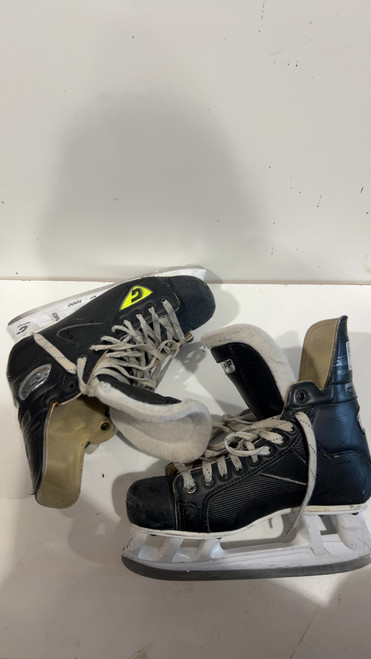 Vist Large View of Product Image Which is Used Graf SKT GRAF SUPRA 705 SR 8 Senior Hockey Skate Senior 8