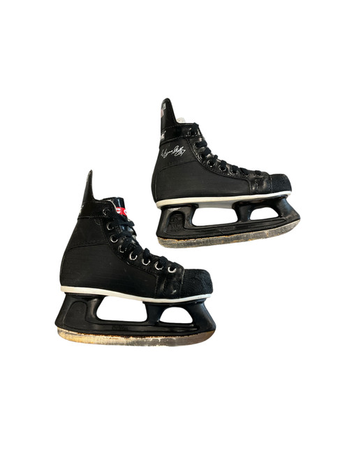 Vist Large View of Product Image Which is Used CCM CHAMPION 99 Junior Hockey Skate Junior 02