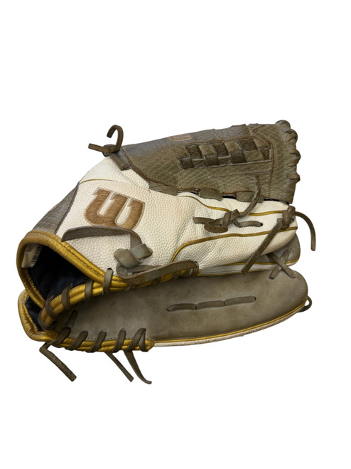 Vist Large View of Product Image Which is Used Wilson A2000 BB/SB Glove RH Throw White 12 1/2"