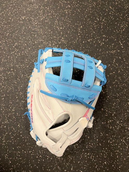 Vist Large View of Product Image Which is Used Easton PRO COLLECTION PCFPCM34WCB NWOT BB/SB Catchers RH Throw White 34"