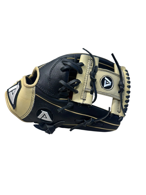 Vist Large View of Product Image Which is Used Akadema ANO315 BB/SB Glove RH Throw Black And Tan 11 1/2"