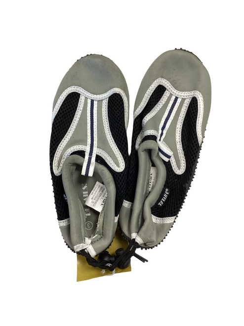 Vist Large View of Product Image Which is Used Water Shoes Y Black Junior 03