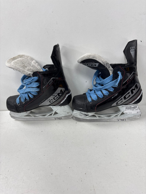 Vist Large View of Product Image Which is Used CCM JETSPEED FT680 Youth Hockey Skate Youth 13.5