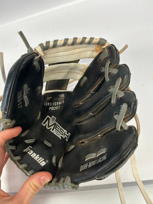 Vist Large View of Product Image Which is Used Franklin 22810 BB/SB Glove RH Throw Black 9 1/2"