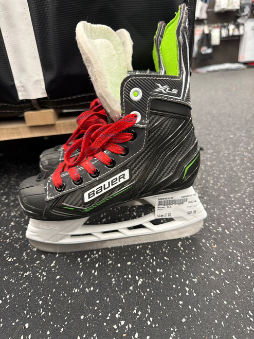 Vist Large View of Product Image Which is Used Bauer XLS Junior Hockey Skate Junior 02