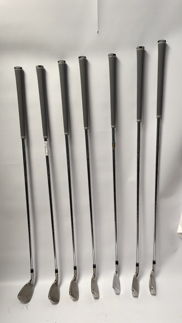 Vist Large View of Product Image Which is Used Wilson D9 IRON SET Mens Iron Set RH 5I-GW/AW